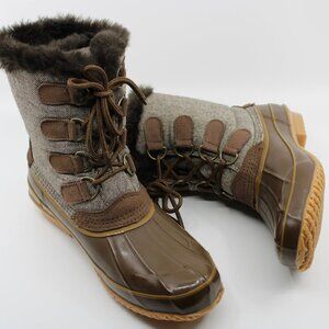G.H. Bass Co. NWOT Women Boots 10M Lined Faux Fur Rubber & Textiles Leather Oper